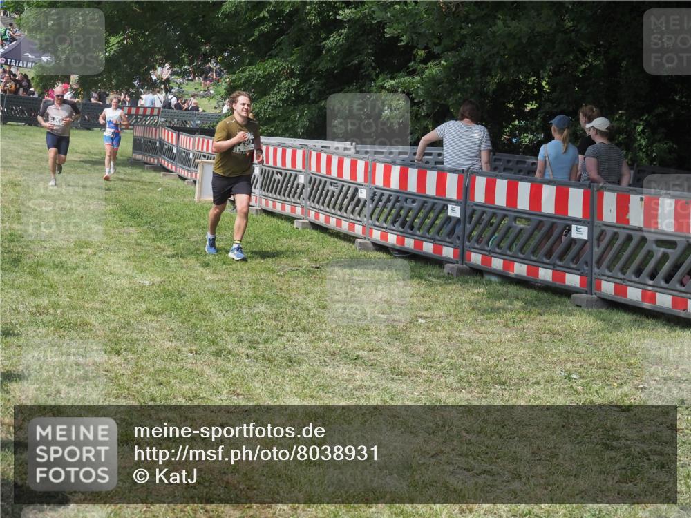 15.06.2025 - 27. Vierlanden-Triathlon KatJ http://msf.ph/oto/8038931 15.06.2025 11:34:33 Schwimmen  meine-sportfotos.de