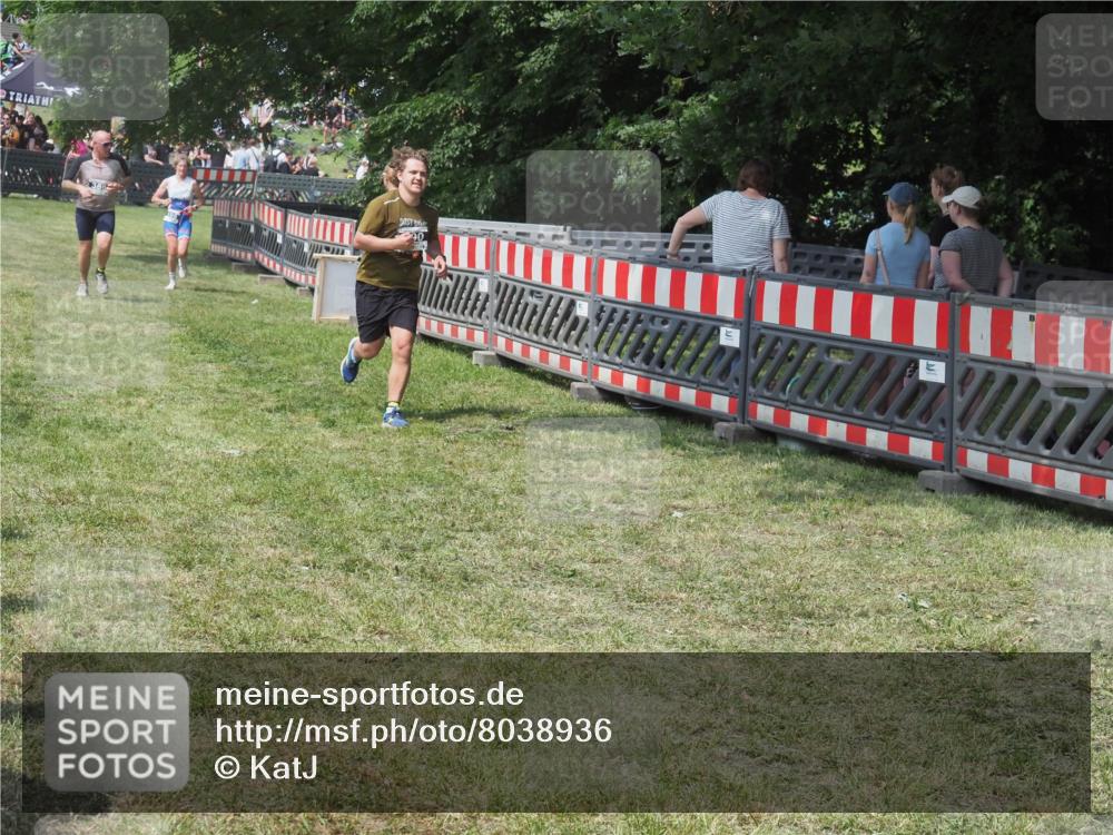 15.06.2025 - 27. Vierlanden-Triathlon KatJ http://msf.ph/oto/8038936 15.06.2025 11:34:33 Schwimmen  meine-sportfotos.de