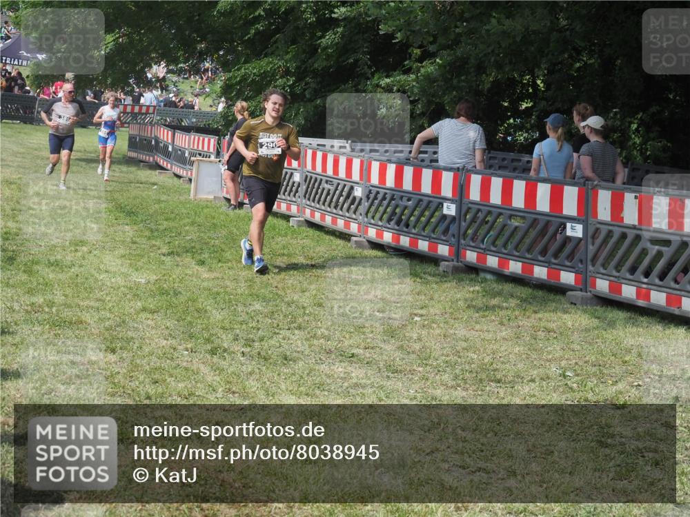 15.06.2025 - 27. Vierlanden-Triathlon KatJ http://msf.ph/oto/8038945 15.06.2025 11:34:33 Schwimmen  meine-sportfotos.de