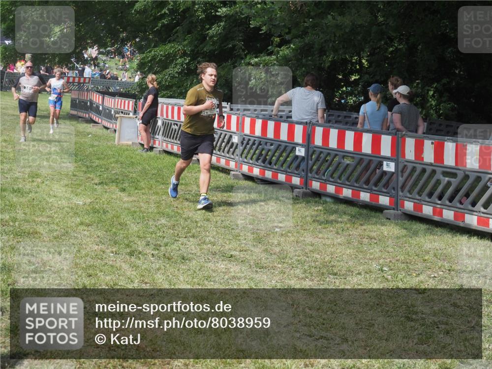 15.06.2025 - 27. Vierlanden-Triathlon KatJ http://msf.ph/oto/8038959 15.06.2025 11:34:33 Schwimmen  meine-sportfotos.de
