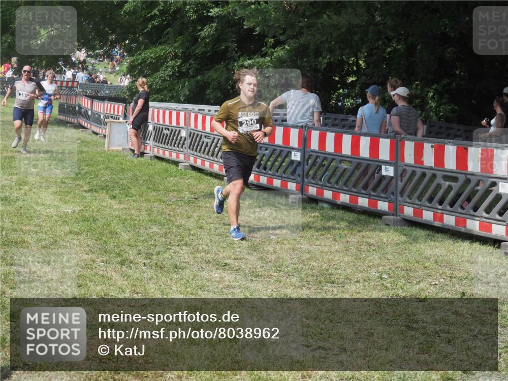 15.06.2025 - 27. Vierlanden-Triathlon KatJ http://msf.ph/oto/8038962 15.06.2025 11:34:34 Schwimmen  meine-sportfotos.de