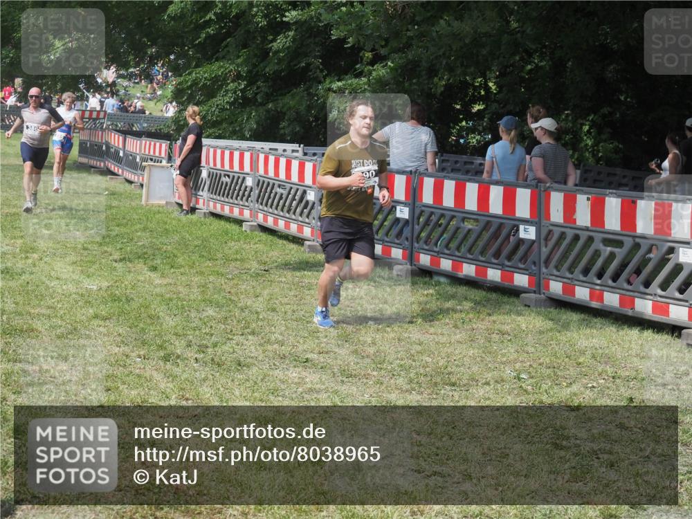 15.06.2025 - 27. Vierlanden-Triathlon KatJ http://msf.ph/oto/8038965 15.06.2025 11:34:34 Schwimmen  meine-sportfotos.de