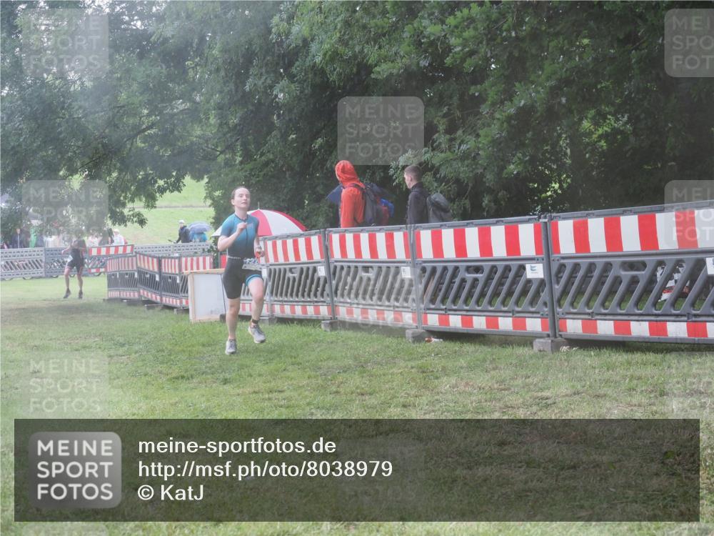 21.06.2025 - 27. Vierlanden-Triathlon KatJ http://msf.ph/oto/8038979 15.06.2025 14:22:14 Ziel 1226, 1259 meine-sportfotos.de