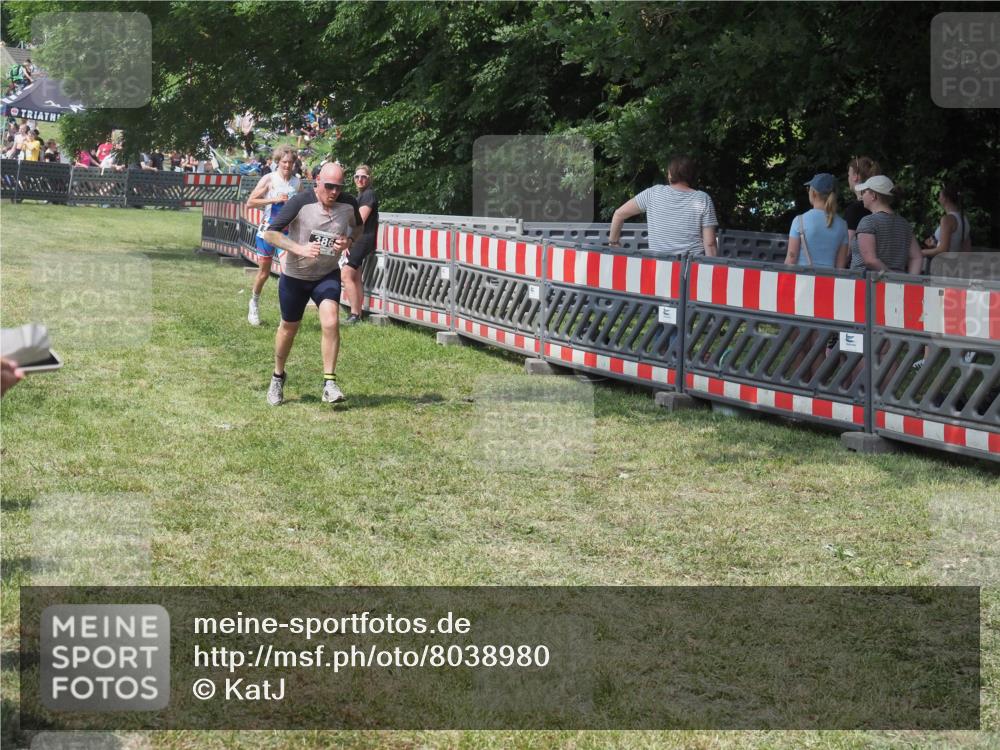 15.06.2025 - 27. Vierlanden-Triathlon KatJ http://msf.ph/oto/8038980 15.06.2025 11:34:36 Schwimmen 893 meine-sportfotos.de