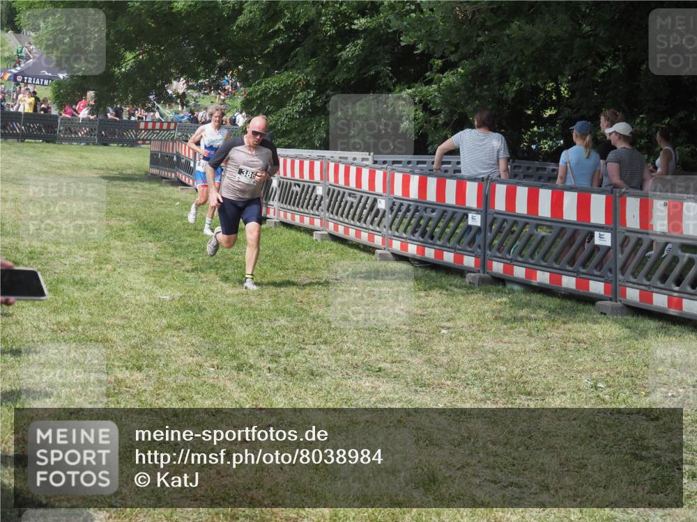 15.06.2025 - 27. Vierlanden-Triathlon KatJ http://msf.ph/oto/8038984 15.06.2025 11:34:36 Schwimmen 893 meine-sportfotos.de