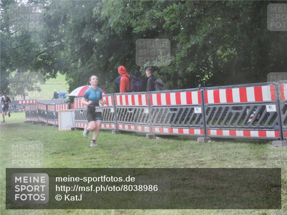 21.06.2025 - 27. Vierlanden-Triathlon KatJ http://msf.ph/oto/8038986 15.06.2025 14:22:14 Ziel 1226, 1259 meine-sportfotos.de