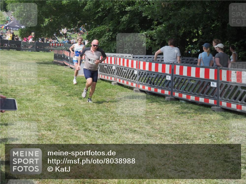 15.06.2025 - 27. Vierlanden-Triathlon KatJ http://msf.ph/oto/8038988 15.06.2025 11:34:36 Schwimmen 893 meine-sportfotos.de