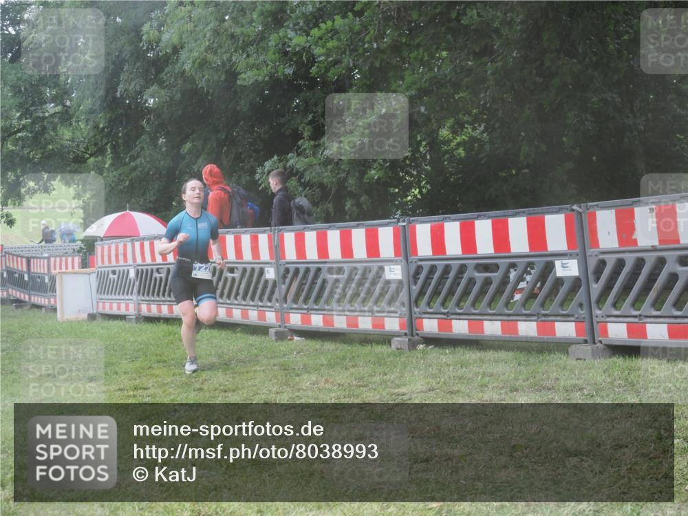 21.06.2025 - 27. Vierlanden-Triathlon KatJ http://msf.ph/oto/8038993 15.06.2025 14:22:14 Ziel 1226, 1259 meine-sportfotos.de