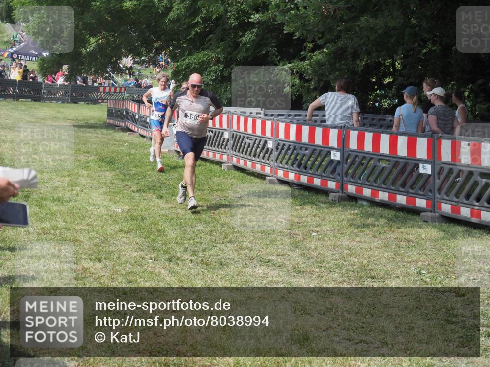 15.06.2025 - 27. Vierlanden-Triathlon KatJ http://msf.ph/oto/8038994 15.06.2025 11:34:36 Schwimmen 893 meine-sportfotos.de