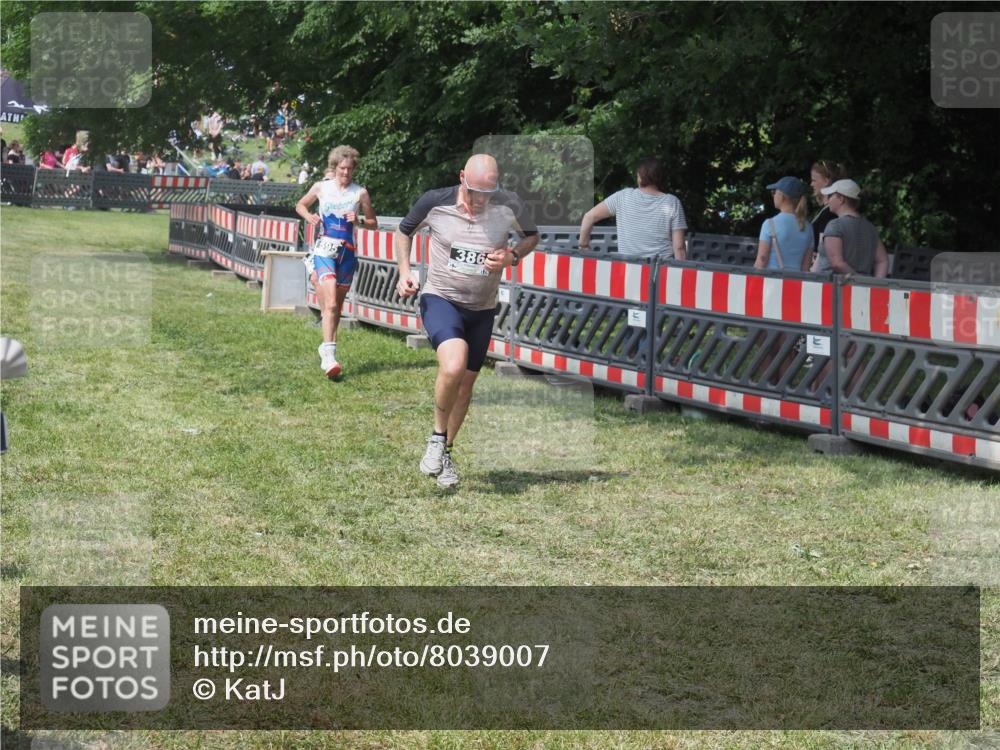 15.06.2025 - 27. Vierlanden-Triathlon KatJ http://msf.ph/oto/8039007 15.06.2025 11:34:37 Schwimmen 893 meine-sportfotos.de