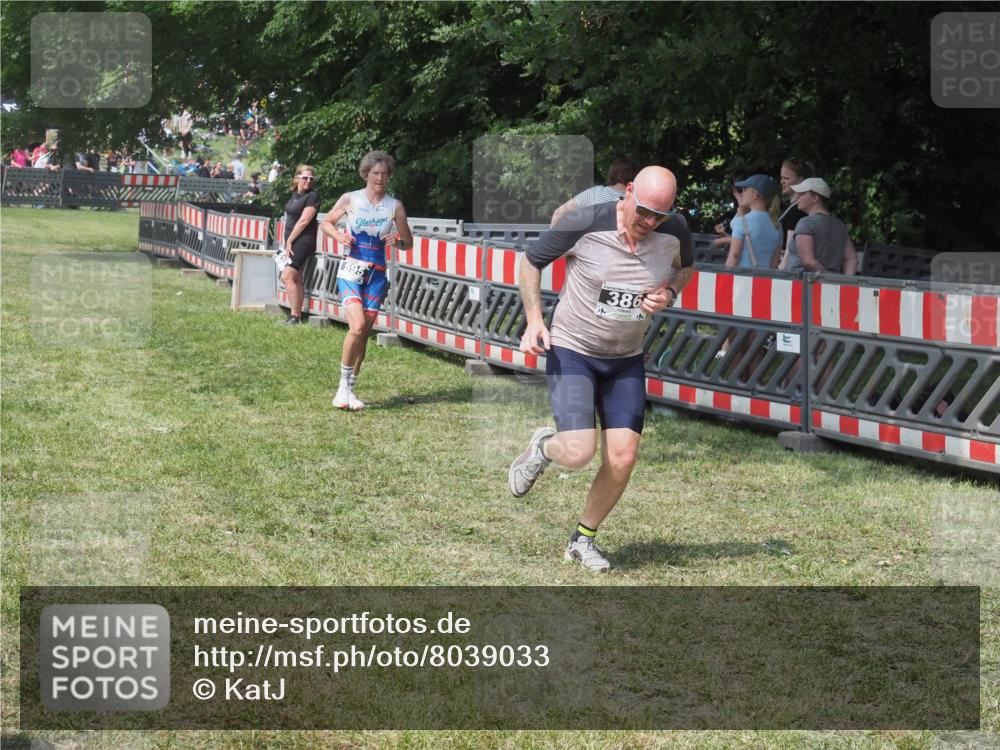 15.06.2025 - 27. Vierlanden-Triathlon KatJ http://msf.ph/oto/8039033 15.06.2025 11:34:37 Schwimmen 893 meine-sportfotos.de
