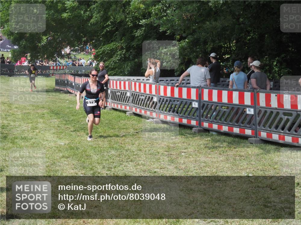 15.06.2025 - 27. Vierlanden-Triathlon KatJ http://msf.ph/oto/8039048 15.06.2025 11:34:53 Schwimmen  meine-sportfotos.de
