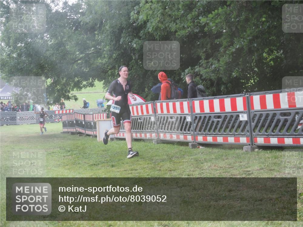 21.06.2025 - 27. Vierlanden-Triathlon KatJ http://msf.ph/oto/8039052 15.06.2025 14:22:19 Ziel 1177, 1259 meine-sportfotos.de