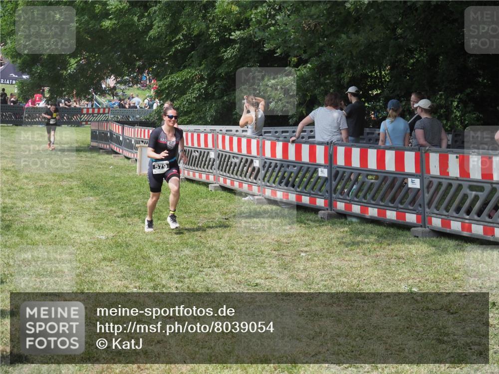 15.06.2025 - 27. Vierlanden-Triathlon KatJ http://msf.ph/oto/8039054 15.06.2025 11:34:54 Schwimmen  meine-sportfotos.de
