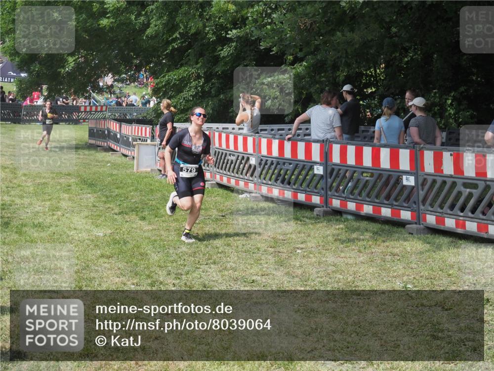 15.06.2025 - 27. Vierlanden-Triathlon KatJ http://msf.ph/oto/8039064 15.06.2025 11:34:54 Schwimmen  meine-sportfotos.de