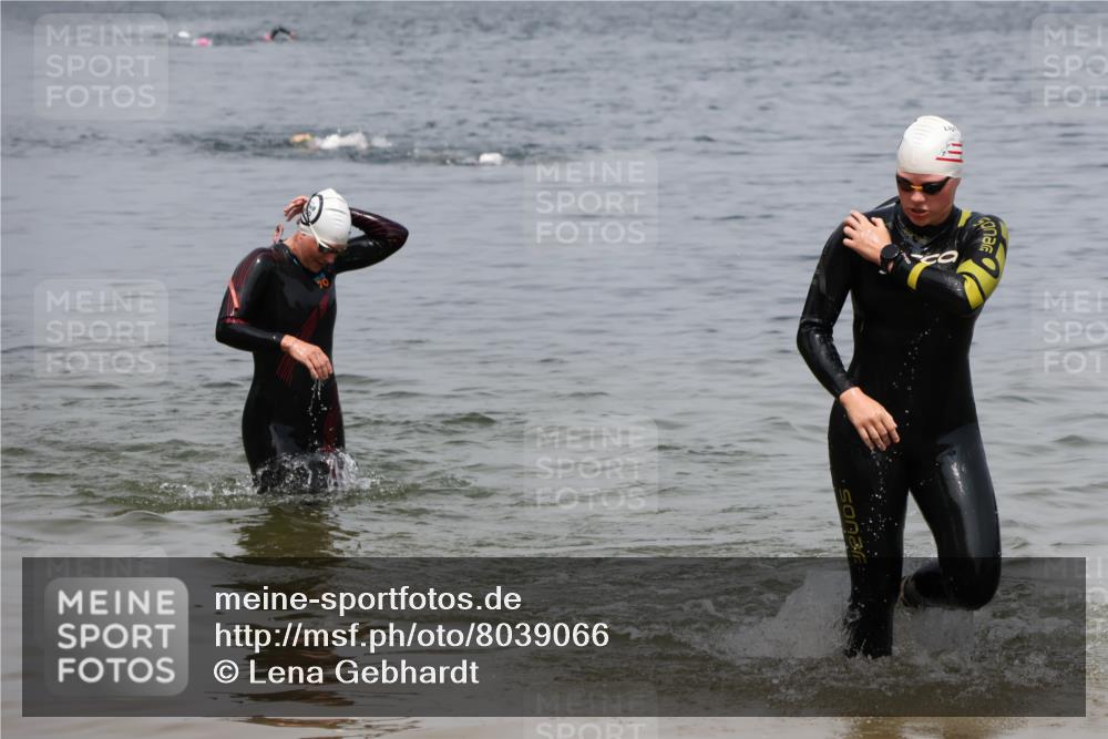 21.06.2025 - 27. Vierlanden-Triathlon Lena Gebhardt http://msf.ph/oto/8039066 15.06.2025 12:30:28 Schwimmen  meine-sportfotos.de