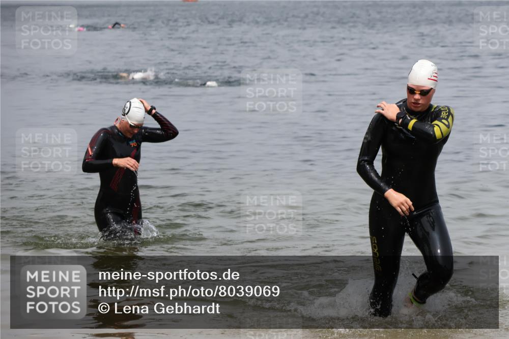 21.06.2025 - 27. Vierlanden-Triathlon Lena Gebhardt http://msf.ph/oto/8039069 15.06.2025 12:30:28 Schwimmen  meine-sportfotos.de