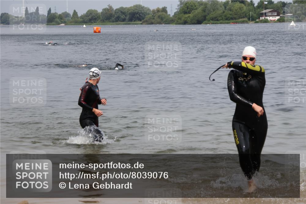 21.06.2025 - 27. Vierlanden-Triathlon Lena Gebhardt http://msf.ph/oto/8039076 15.06.2025 12:30:30 Schwimmen  meine-sportfotos.de