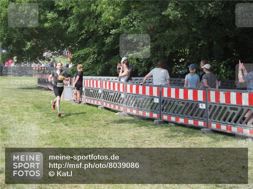 15.06.2025 - 27. Vierlanden-Triathlon KatJ http://msf.ph/oto/8039086 15.06.2025 11:34:57 Schwimmen  meine-sportfotos.de