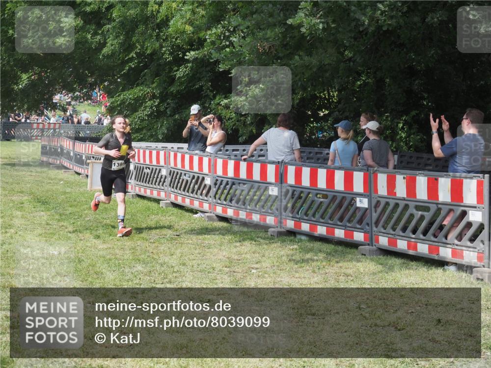 15.06.2025 - 27. Vierlanden-Triathlon KatJ http://msf.ph/oto/8039099 15.06.2025 11:34:58 Schwimmen  meine-sportfotos.de