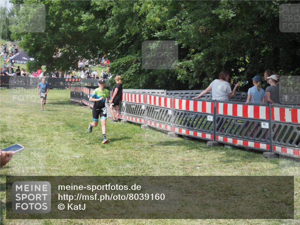 15.06.2025 - 27. Vierlanden-Triathlon KatJ http://msf.ph/oto/8039160 15.06.2025 11:35:18 Schwimmen  meine-sportfotos.de