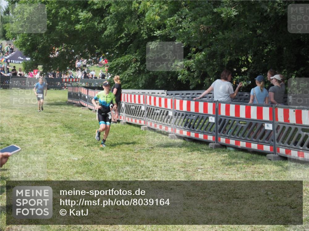 15.06.2025 - 27. Vierlanden-Triathlon KatJ http://msf.ph/oto/8039164 15.06.2025 11:35:18 Schwimmen  meine-sportfotos.de