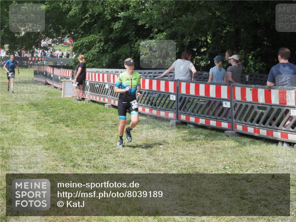 15.06.2025 - 27. Vierlanden-Triathlon KatJ http://msf.ph/oto/8039189 15.06.2025 11:35:19 Schwimmen  meine-sportfotos.de