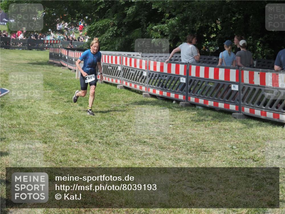 15.06.2025 - 27. Vierlanden-Triathlon KatJ http://msf.ph/oto/8039193 15.06.2025 11:35:23 Schwimmen  meine-sportfotos.de