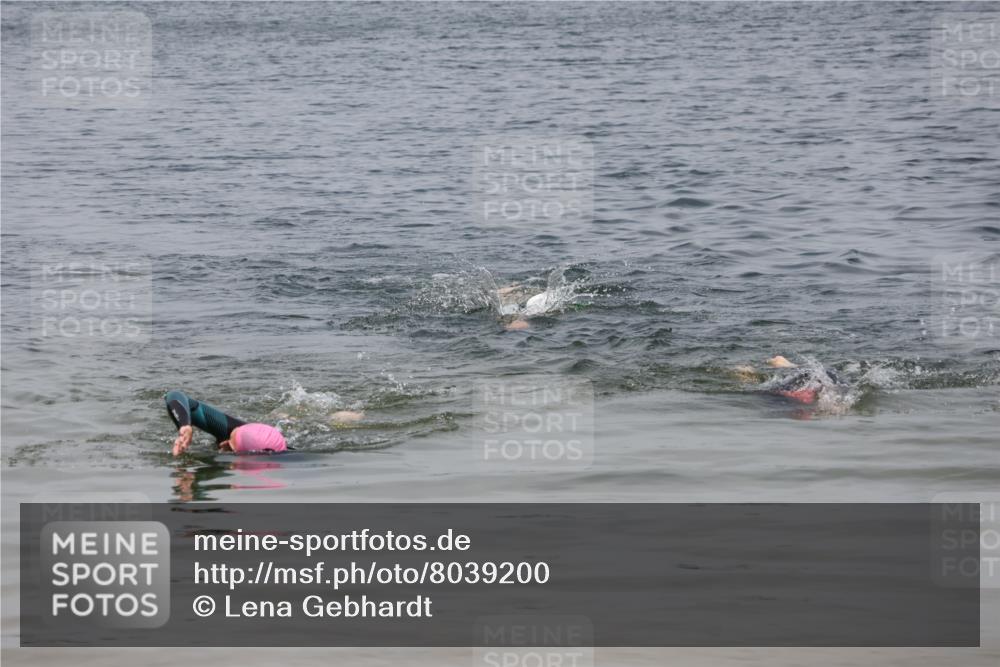21.06.2025 - 27. Vierlanden-Triathlon Lena Gebhardt http://msf.ph/oto/8039200 15.06.2025 12:31:49 Schwimmen 1080 meine-sportfotos.de