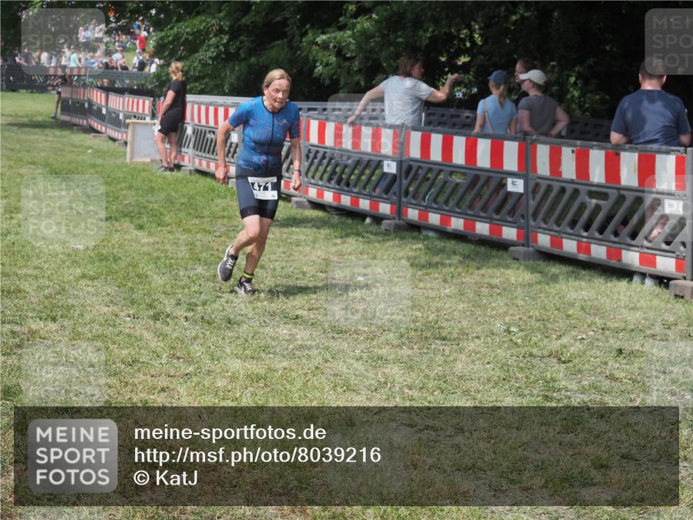 15.06.2025 - 27. Vierlanden-Triathlon KatJ http://msf.ph/oto/8039216 15.06.2025 11:35:24 Schwimmen  meine-sportfotos.de