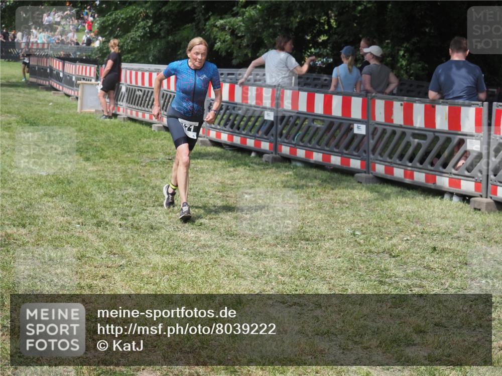 15.06.2025 - 27. Vierlanden-Triathlon KatJ http://msf.ph/oto/8039222 15.06.2025 11:35:24 Schwimmen  meine-sportfotos.de
