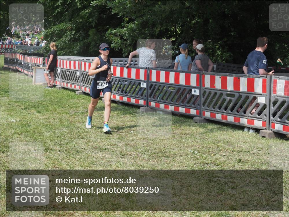 15.06.2025 - 27. Vierlanden-Triathlon KatJ http://msf.ph/oto/8039250 15.06.2025 11:35:34 Schwimmen  meine-sportfotos.de