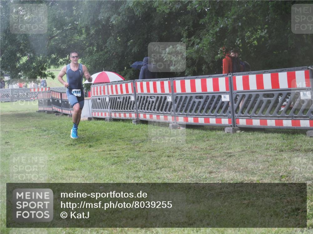 21.06.2025 - 27. Vierlanden-Triathlon KatJ http://msf.ph/oto/8039255 15.06.2025 14:22:48 Ziel 1202, 1317 meine-sportfotos.de