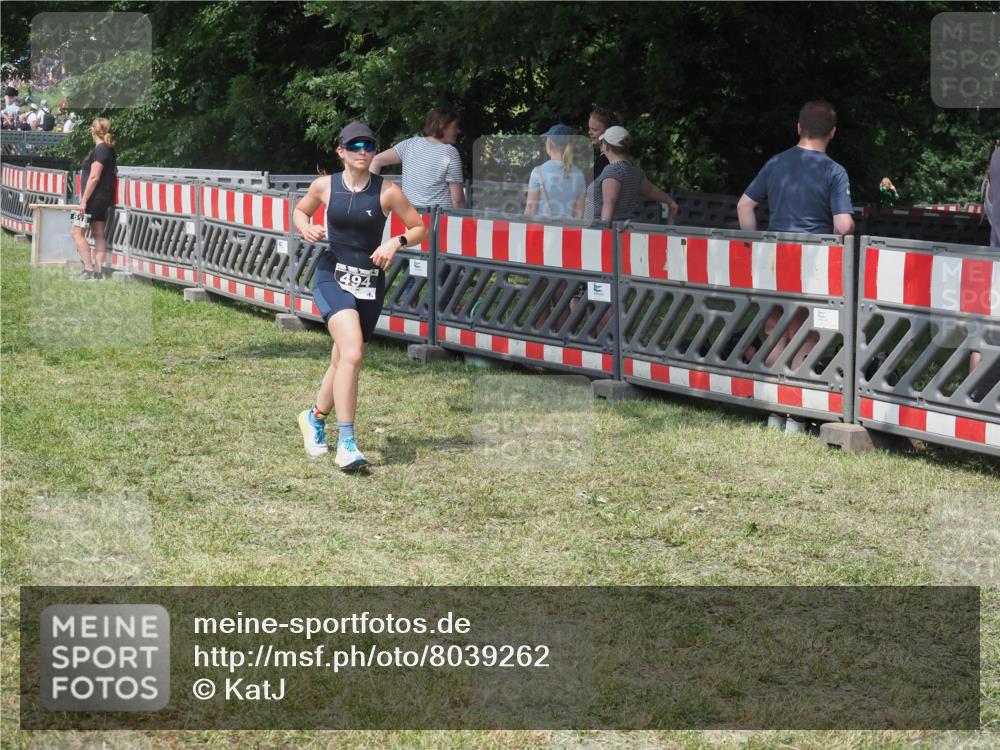15.06.2025 - 27. Vierlanden-Triathlon KatJ http://msf.ph/oto/8039262 15.06.2025 11:35:34 Schwimmen  meine-sportfotos.de