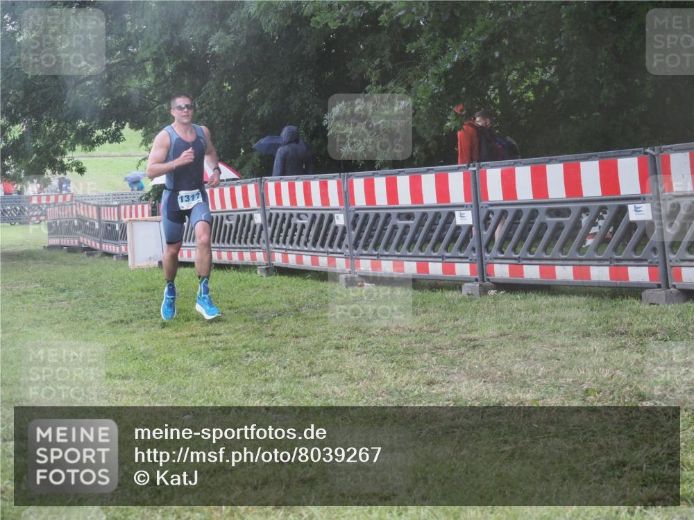 21.06.2025 - 27. Vierlanden-Triathlon KatJ http://msf.ph/oto/8039267 15.06.2025 14:22:48 Ziel 1202, 1317 meine-sportfotos.de