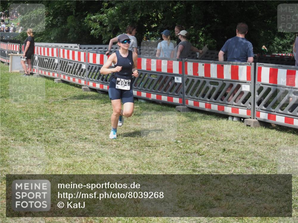 15.06.2025 - 27. Vierlanden-Triathlon KatJ http://msf.ph/oto/8039268 15.06.2025 11:35:34 Schwimmen  meine-sportfotos.de