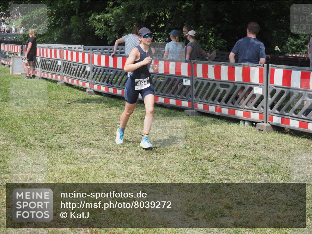15.06.2025 - 27. Vierlanden-Triathlon KatJ http://msf.ph/oto/8039272 15.06.2025 11:35:34 Schwimmen  meine-sportfotos.de