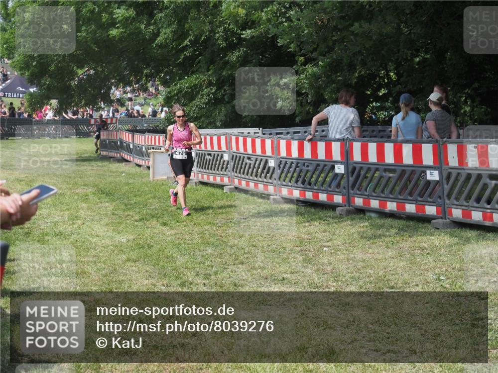 15.06.2025 - 27. Vierlanden-Triathlon KatJ http://msf.ph/oto/8039276 15.06.2025 11:35:39 Schwimmen  meine-sportfotos.de