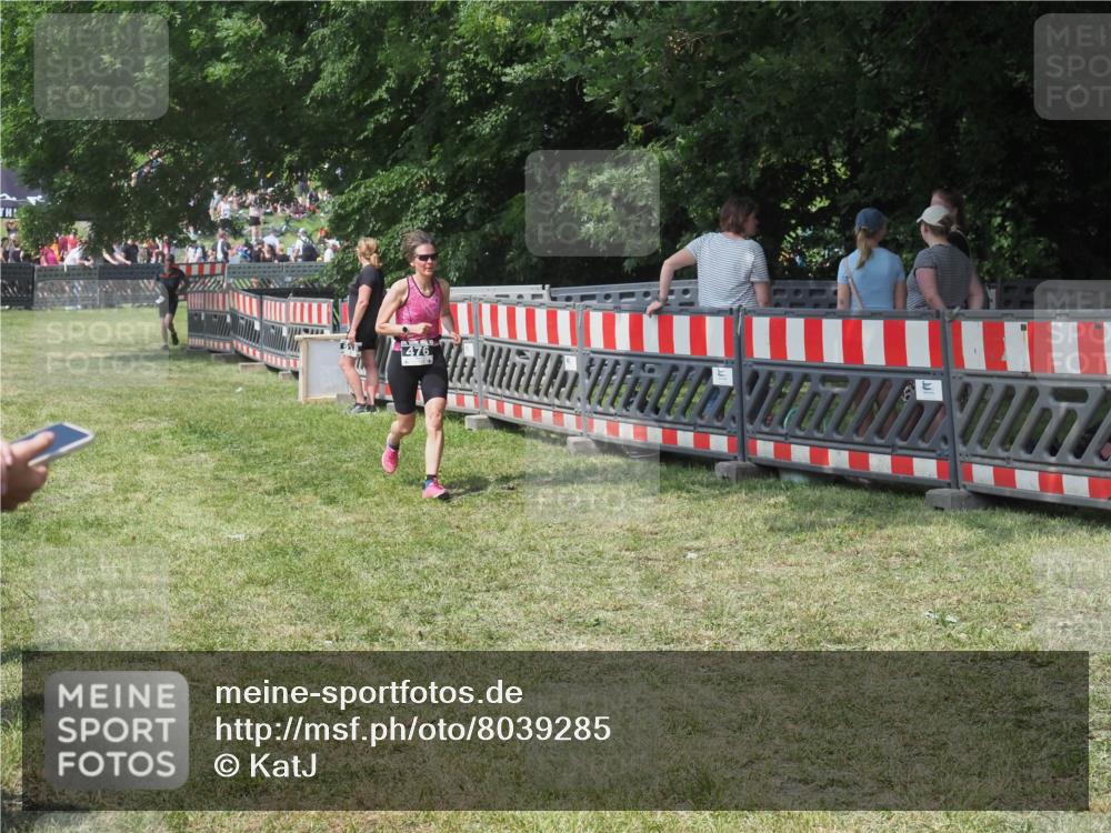 15.06.2025 - 27. Vierlanden-Triathlon KatJ http://msf.ph/oto/8039285 15.06.2025 11:35:40 Schwimmen  meine-sportfotos.de