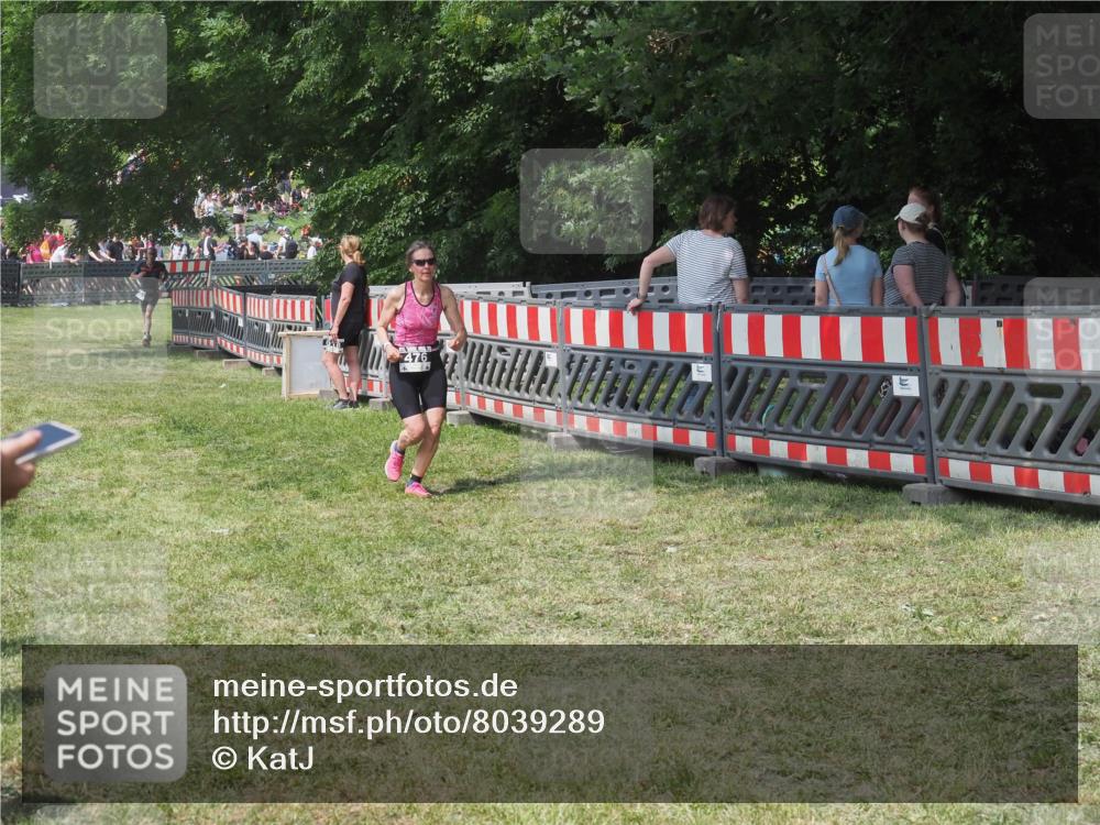 15.06.2025 - 27. Vierlanden-Triathlon KatJ http://msf.ph/oto/8039289 15.06.2025 11:35:40 Schwimmen  meine-sportfotos.de