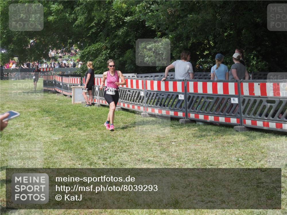 15.06.2025 - 27. Vierlanden-Triathlon KatJ http://msf.ph/oto/8039293 15.06.2025 11:35:40 Schwimmen  meine-sportfotos.de