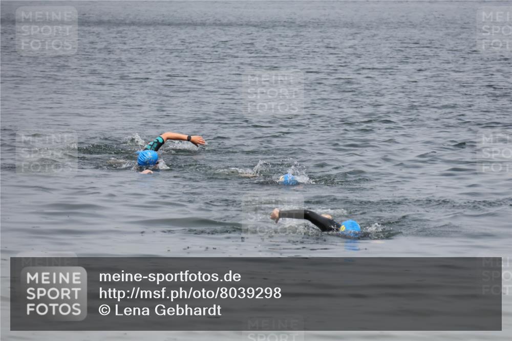21.06.2025 - 27. Vierlanden-Triathlon Lena Gebhardt http://msf.ph/oto/8039298 15.06.2025 12:34:14 Schwimmen  meine-sportfotos.de