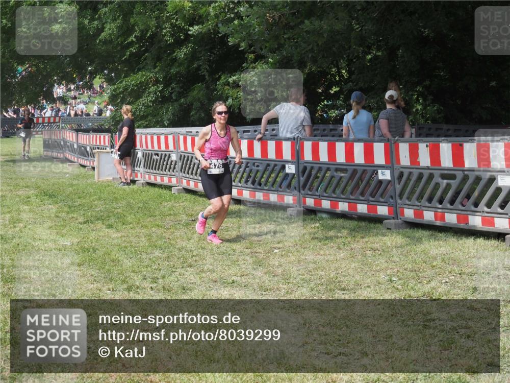 15.06.2025 - 27. Vierlanden-Triathlon KatJ http://msf.ph/oto/8039299 15.06.2025 11:35:41 Schwimmen  meine-sportfotos.de