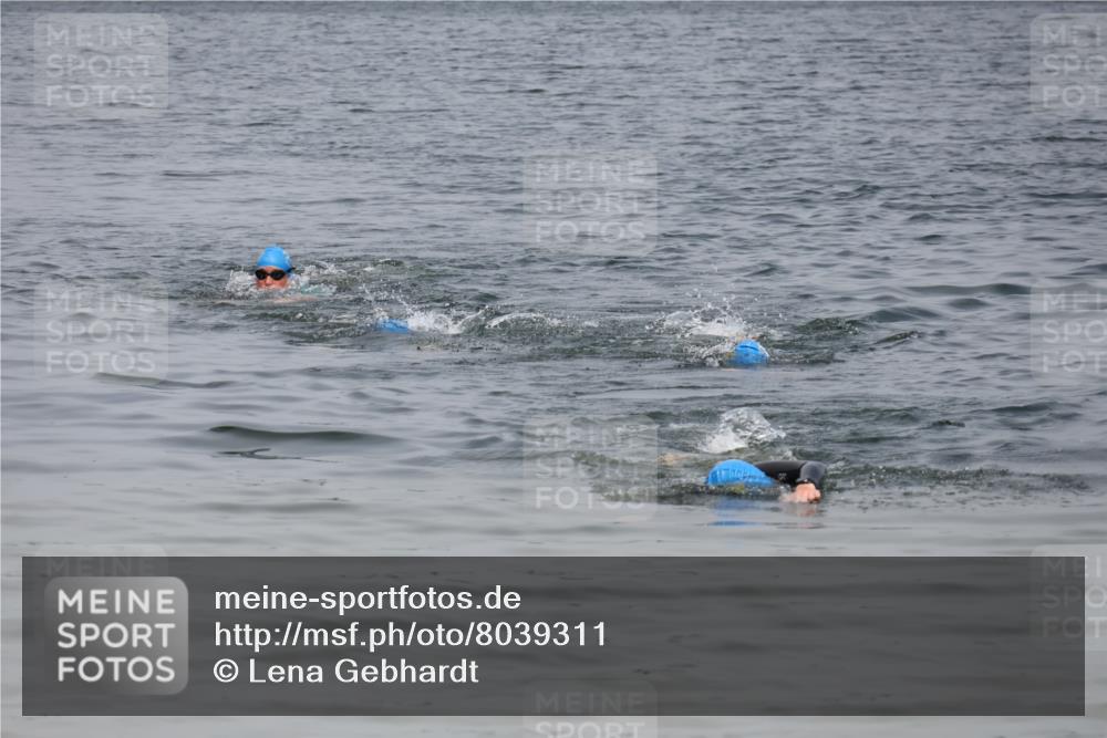 21.06.2025 - 27. Vierlanden-Triathlon Lena Gebhardt http://msf.ph/oto/8039311 15.06.2025 12:34:17 Schwimmen  meine-sportfotos.de