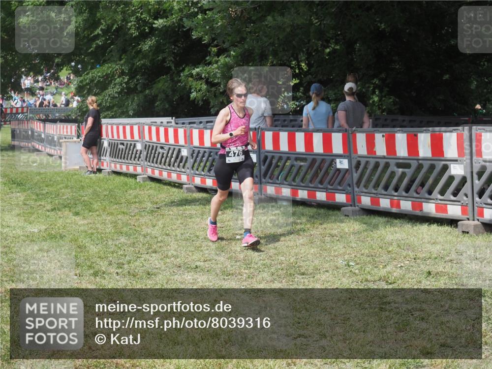 15.06.2025 - 27. Vierlanden-Triathlon KatJ http://msf.ph/oto/8039316 15.06.2025 11:35:41 Schwimmen  meine-sportfotos.de