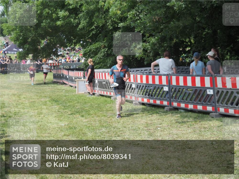 15.06.2025 - 27. Vierlanden-Triathlon KatJ http://msf.ph/oto/8039341 15.06.2025 11:35:49 Schwimmen  meine-sportfotos.de