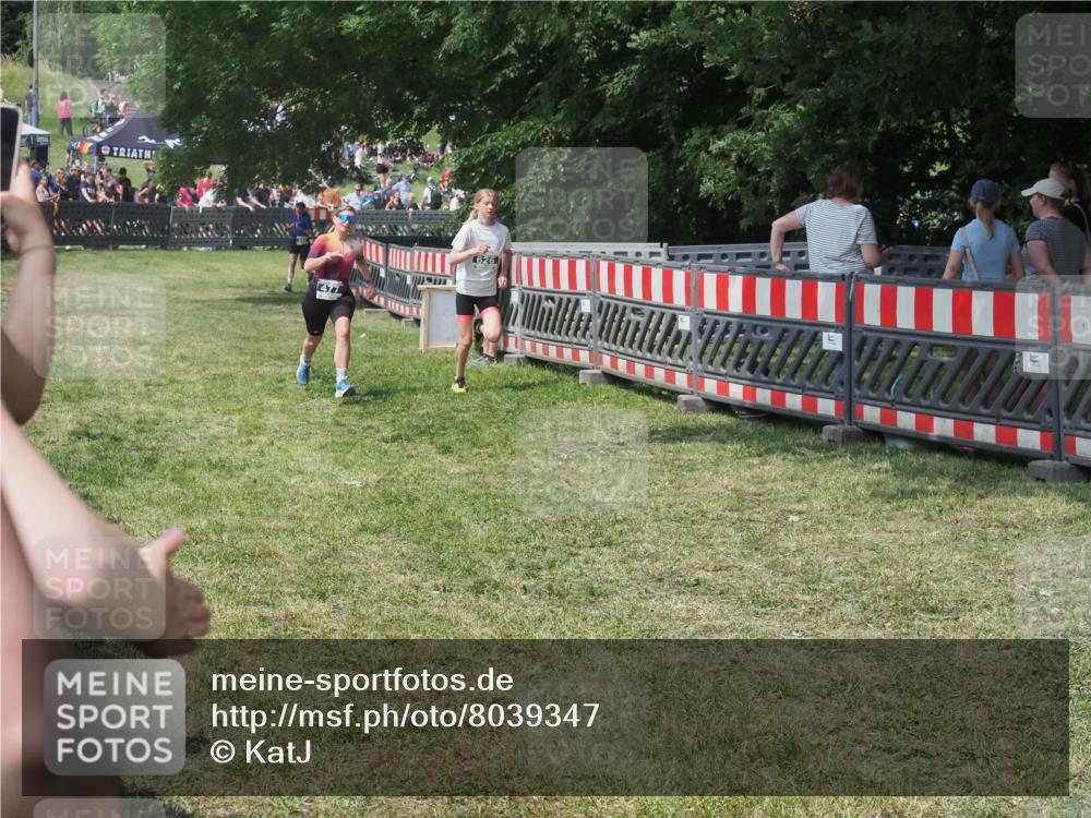 15.06.2025 - 27. Vierlanden-Triathlon KatJ http://msf.ph/oto/8039347 15.06.2025 11:35:53 Schwimmen  meine-sportfotos.de