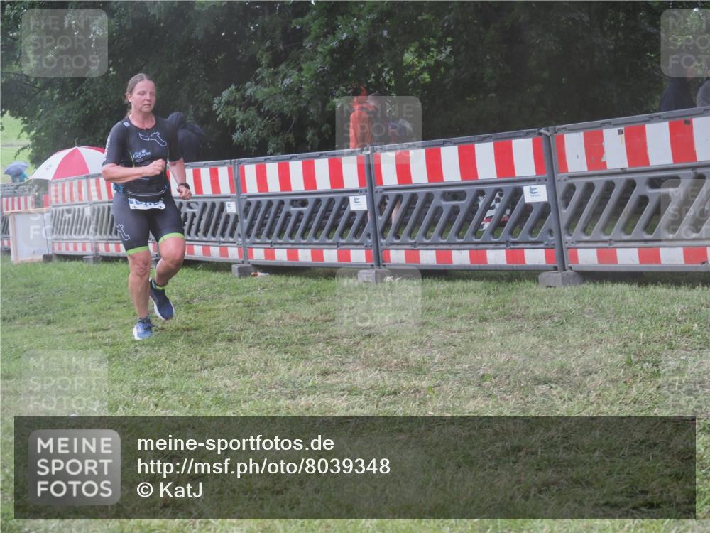 21.06.2025 - 27. Vierlanden-Triathlon KatJ http://msf.ph/oto/8039348 15.06.2025 14:22:57 Ziel 1202, 1270 meine-sportfotos.de