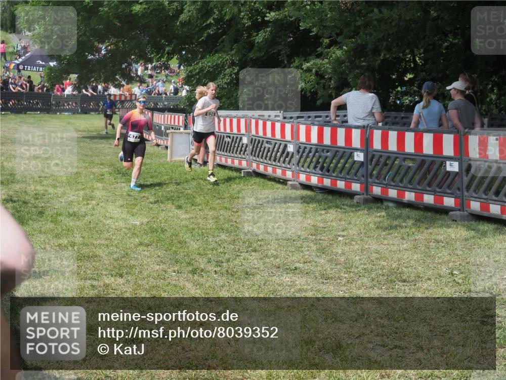15.06.2025 - 27. Vierlanden-Triathlon KatJ http://msf.ph/oto/8039352 15.06.2025 11:35:53 Schwimmen  meine-sportfotos.de