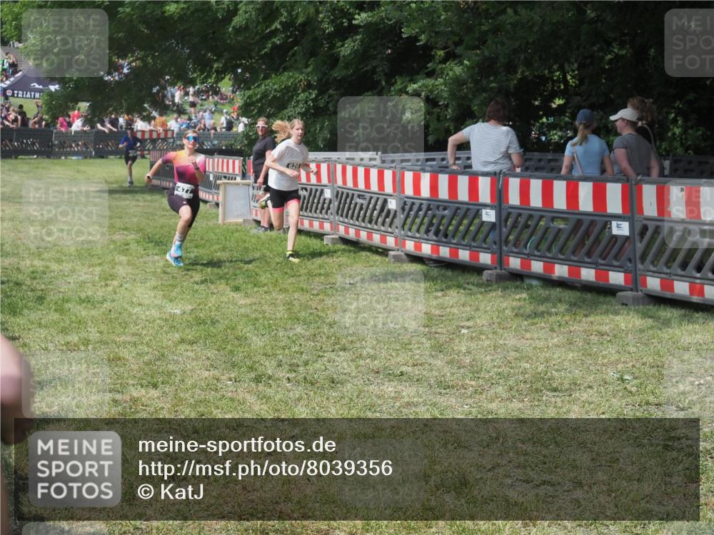 15.06.2025 - 27. Vierlanden-Triathlon KatJ http://msf.ph/oto/8039356 15.06.2025 11:35:53 Schwimmen  meine-sportfotos.de
